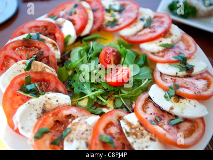 Caprese-Salat-Tomate-Mozzarella-Käse Stockfoto