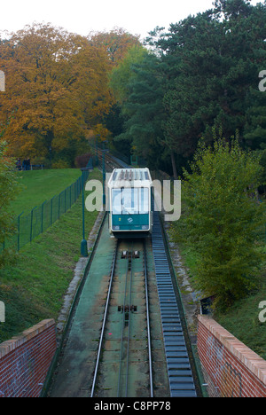 Standseilbahnen, Petrin-Hügel im Herbst, Pragerburg, Prag, Tschechische Republik Stockfoto