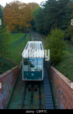 Standseilbahnen, Petrin-Hügel im Herbst, Pragerburg, Prag, Tschechische Republik Stockfoto