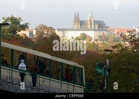 Standseilbahnen, Petrin-Hügel im Herbst, Pragerburg, Prag, Tschechische Republik Stockfoto