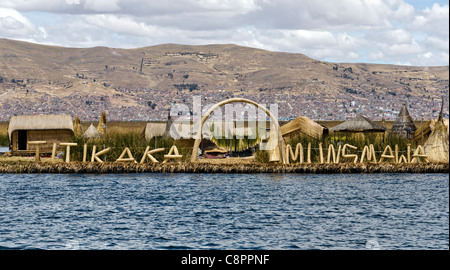 Uros Insel schwimmenden Titikaka See Inseln Puno Peru Stockfoto