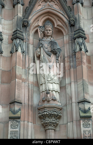 Großbritannien, England, Herefordshire, Hereford Kathedrale Statue an Fassade Stockfoto