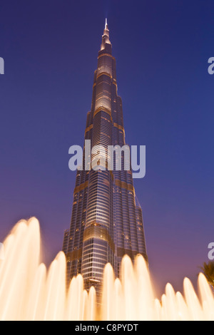 Burj Khalifa bei Nacht, Stadt Dubai, Vereinigte Arabische Emirate, UAE Middle east Stockfoto