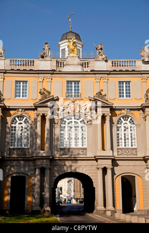 Stadttor Koblenzer Tor mit ägyptische Museum in Bonn, Nordrhein-Westfalen, Deutschland Stockfoto