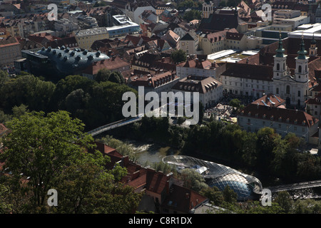 Luftbild der Altstadt von Graz aus dem Grazer Schlossberg in Graz, Österreich. Stockfoto