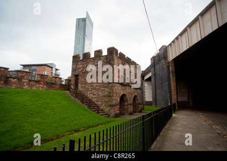 Rekonstruktion der das Nordtor des Roman Fort vor Ort in Castlefield in Manchester UK Stockfoto