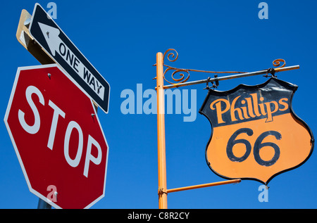 Vereinigte Staaten von Amerika Texas, McLean Zeichens Phillips Tankstelle auf der Route 66 Stockfoto