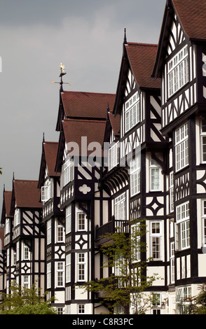 Clifton Court ein mock Tudor fronted Villa in St. Johns Wood, Lond Stockfoto