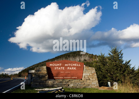 Eingang zum Mount Mitchell State Park - Blue Ridge Parkway - in der Nähe von Burnsville, North Carolina USA Stockfoto