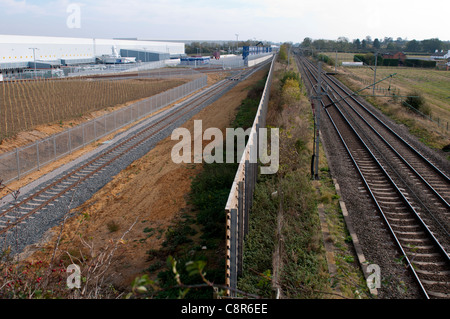 Tesco Lager Neuentwicklung neben West Coast Main Line, DIRFT, Crick, Northamptonshire, Großbritannien Stockfoto