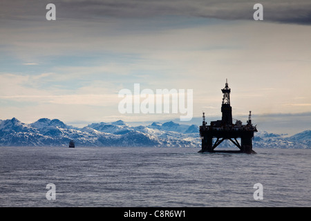 Die Aufschlussbohrung rig Leiv Eiriksson vor der Küste Grönlands in der Davis-Straße zwischen Grönland und Kanada. Stockfoto