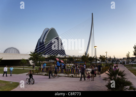 Park, Agora, Puente de l Assut, Brücke, Stadt der Wissenschaften, Calatrava, Valencia, Spanien Stockfoto