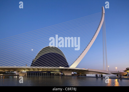 Agora, Puente de l Assut, Brücke, Stadt der Wissenschaften, Calatrava, Valencia, Spanien Stockfoto