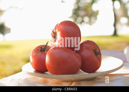 Nahaufnahme von Tomaten auf Teller Stockfoto