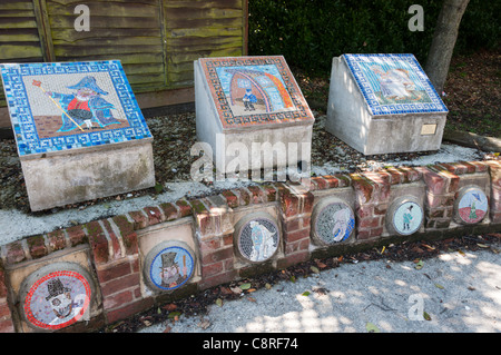 Mosaike auf die 'Turner bis hin zu Dickens' Wanderroute zwischen Margate und Broadstairs zeigen Charaktere erstellt von Charles Dickens. Stockfoto