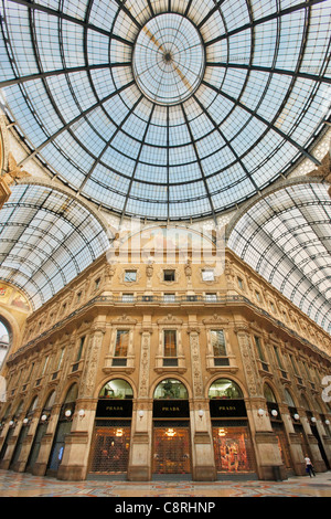 Galleria Vittorio Emanuele II mit Eisen-und-Glasdach. Mailand, Italien. Stockfoto