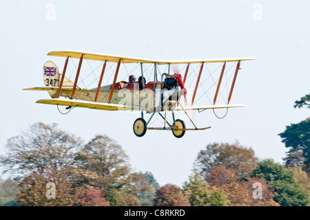 Bekannt als "The Biggles Doppeldecker", wurde diese Replik von einem WWI-Jahrgang B.E - 2 c für einen Film gebaut, nie gemacht wurde. Stockfoto