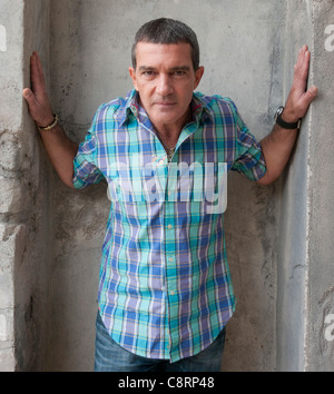 Antonio Banderas spielt die Hauptrolle in zwei Filmen "Puss in Boots", eines Spin-off Shrek und "The Skin, ich in einem Film von Pedro Almodóvar lebe, Stockfoto