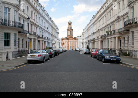 Auf der Suche nach Stanley Gärten, St Peter Kirche auf Kensington Park Road, Notting Hill, London, UK Stockfoto