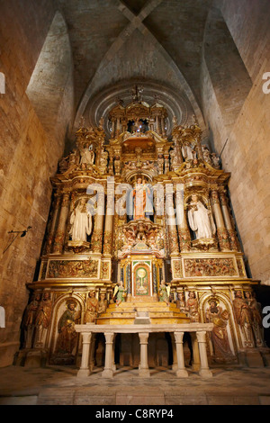 Altar in der Königlichen Abtei von Santa Maria de Santes Creus. Santes Creus, Katalonien, Spanien. Stockfoto