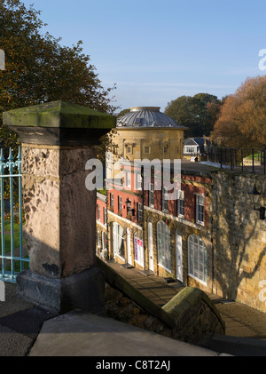 dh Cliff Bridge Terrace SCARBOROUGH NORTH YORKSHIRE Spa Bridge Terrace Steps und Rotunda Museum uk Stockfoto