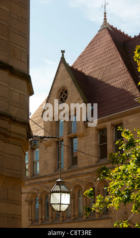 Lampe in der Ecke des Whitworth, die Gebäude in der alten Viereck, University of Manchester, England, UK Stockfoto