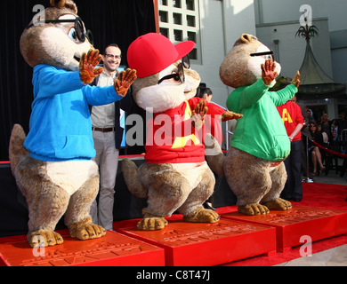 SIMON & JASON LEE & ALVIN & THEODORE ALVIN & die CHIPMUNKS HAND & FOOTPRINT Zeremonie LOS ANGELES Kalifornien USA 01 November 20 Stockfoto