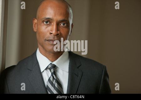 Schwere afrikanische amerikanische Geschäftsmann Stockfoto