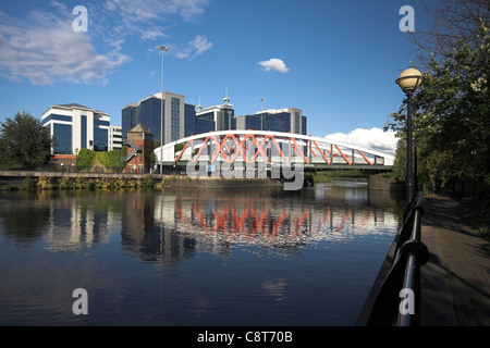 Trafford Straßenbrücke über den Manchester Ship Canal, World Trade Center, Exchange Quay, Salford Quays, Manchester, UK Stockfoto