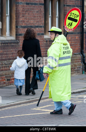 Lolly Pop-Dame gesehen bei der Arbeit in Eton, Berkshire, UK Stockfoto