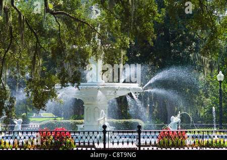 USA, Georgia, Savannah, Foley Quadrat Brunnen Stockfoto