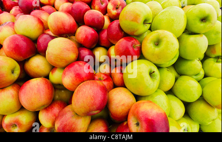 USA, New York City, Haufen von Äpfeln Stockfoto