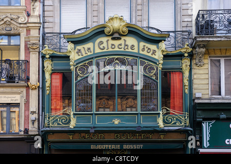 Ein Art-deco-Stil-Fenster in Lille, Frankreich Stockfoto