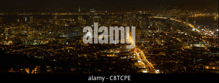 San Francisco California Stadtbild bei Nacht mit Bay Bridge bei Nacht Panorama Stockfoto