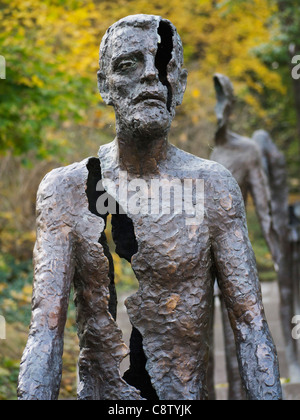 Skulpturen am Denkmal für die Opfer des Kommunismus in Mala Strana in Prag in der Tschechischen Republik Stockfoto