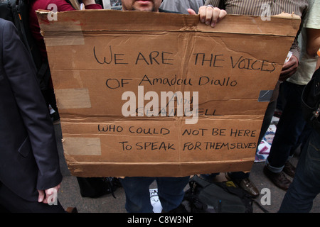 Demonstranten in Anwesenheit für OCCUPY WALL STREET Protest, Liberty Plaza, New York, NY 30. September 2011. Foto von: Andres Stockfoto