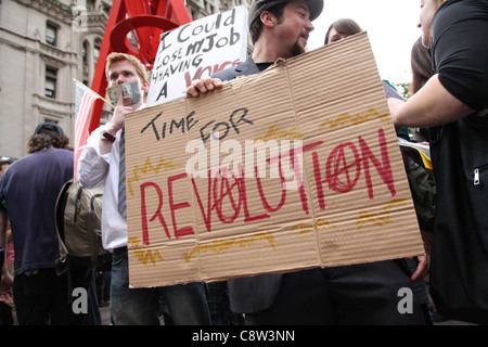 Demonstranten in Anwesenheit für OCCUPY WALL STREET Protest, Liberty Plaza, New York, NY 30. September 2011. Foto von: Andres Stockfoto