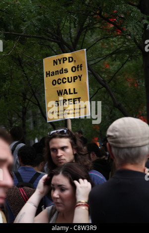 Demonstranten in Anwesenheit für OCCUPY WALL STREET Protest, Liberty Plaza, New York, NY 30. September 2011. Foto von: Andres Stockfoto