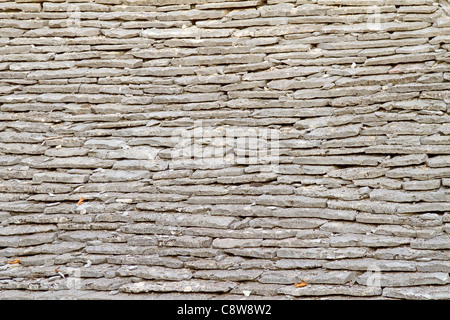 Das Muster erstellt von Steinplatten auf dem Dach eines typischen Hauses von Zagori Bereich, Nordgriechenland Stockfoto