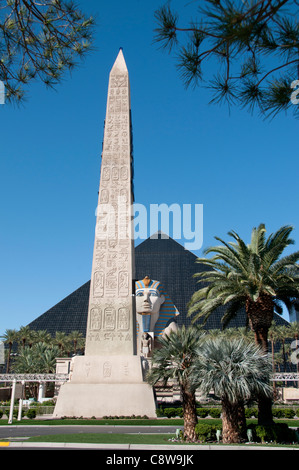 Obelisk Casino Luxor Las Vegas Nevada Sphinx Pyramide Glücksspiel Hauptstadt der Welt der Vereinigten Staaten Stockfoto