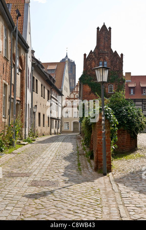 Streetview in Stralsund, Mecklenburg Western Pomerania, Deutschland zurück. Stockfoto