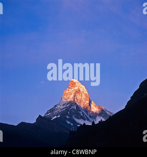 Sonnenaufgang am Matterhorn Zermatt im Kanton Wallis Schweiz Europa Stockfoto