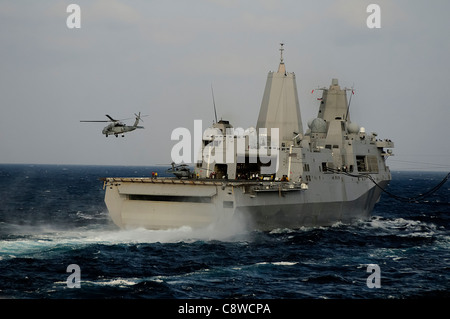 Ein HH - 60H Sea Hawk Hubschrauber zugewiesen "Dreizack" der Hubschrauber Anti-Submarine Squadron (HS) 3 Stockfoto