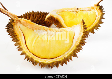 Reife Durian auf weißem Hintergrund Stockfoto