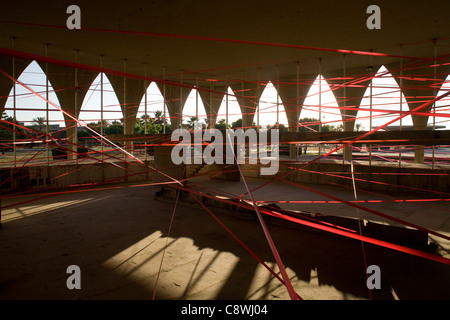 Die Rachid Karame Center in Tripolis wurde von dem berühmten Architekten Oscar Niemeyer entworfen. Stockfoto