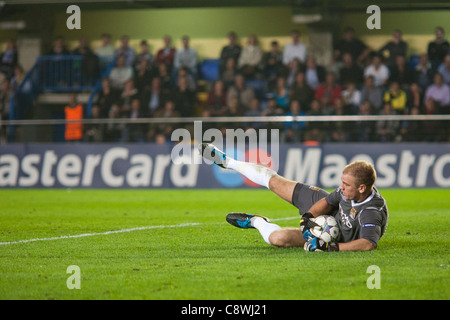 Manchester City Torhüter Joe Hart hält einen ball Stockfoto