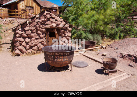 Chinesische Badewanne bei Calico Ghost verlassene Minenstadt, Yermo, San Bernardino County, Kalifornien, USA Stockfoto