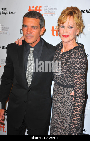 Antonio Banderas Melanie Griffith ArrivalsSKIN lebe ich IN Premiere AtToronto International Film Festival Prinzessin Wales Theater Stockfoto