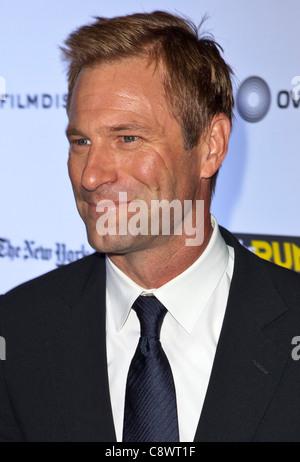 Aaron Eckhart im Ankunftsbereich für THE RUM DIARY Premiere, Los Angeles County Museum of Art (LACMA), Los Angeles, CA am 13 Oktober, Stockfoto