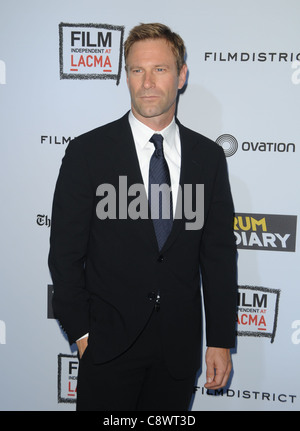 Aaron Eckhart im Ankunftsbereich für THE RUM DIARY Premiere, Los Angeles County Museum of Art (LACMA), Los Angeles, CA am 13 Oktober, Stockfoto